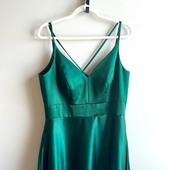 Sorella Vita Winter Green Satin A-Line Gown with Pockets! size 16 - Picture 2 of 6